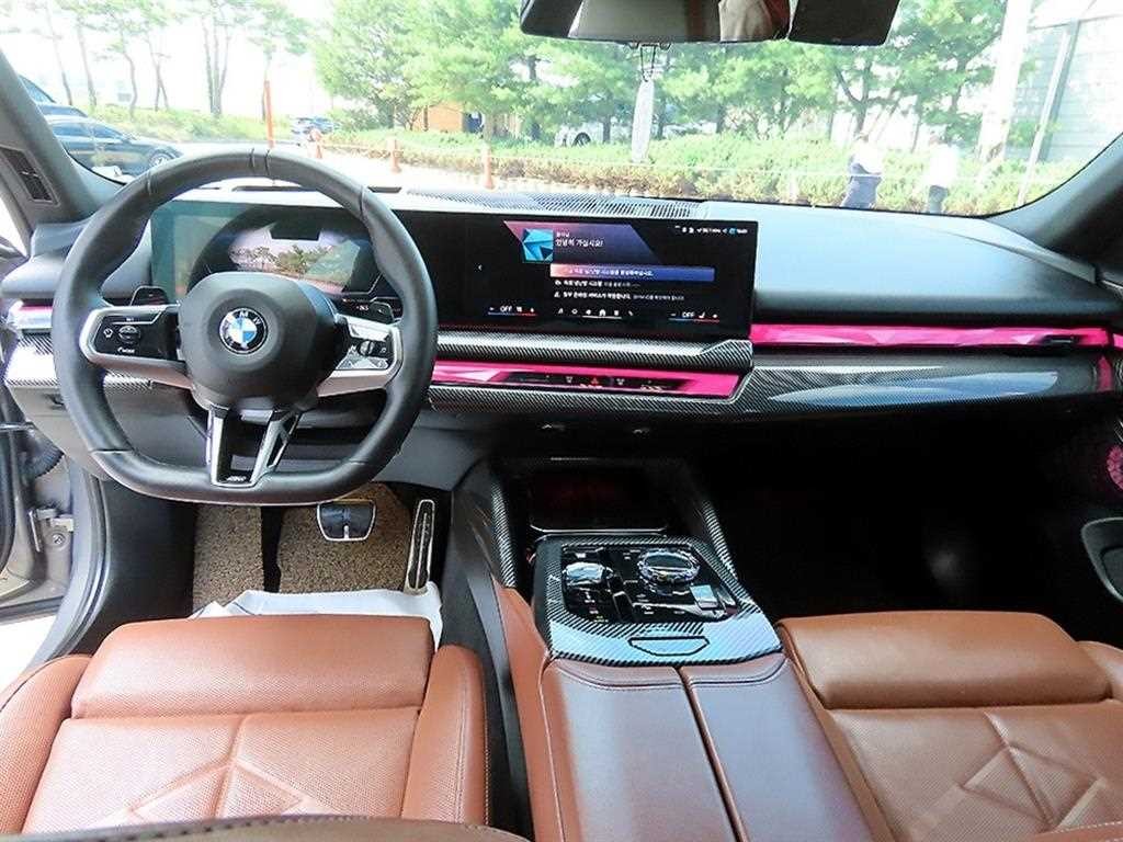 BMW 5시리즈 5시리즈 (G60) 530i xDrive M 스포츠 이미지 7