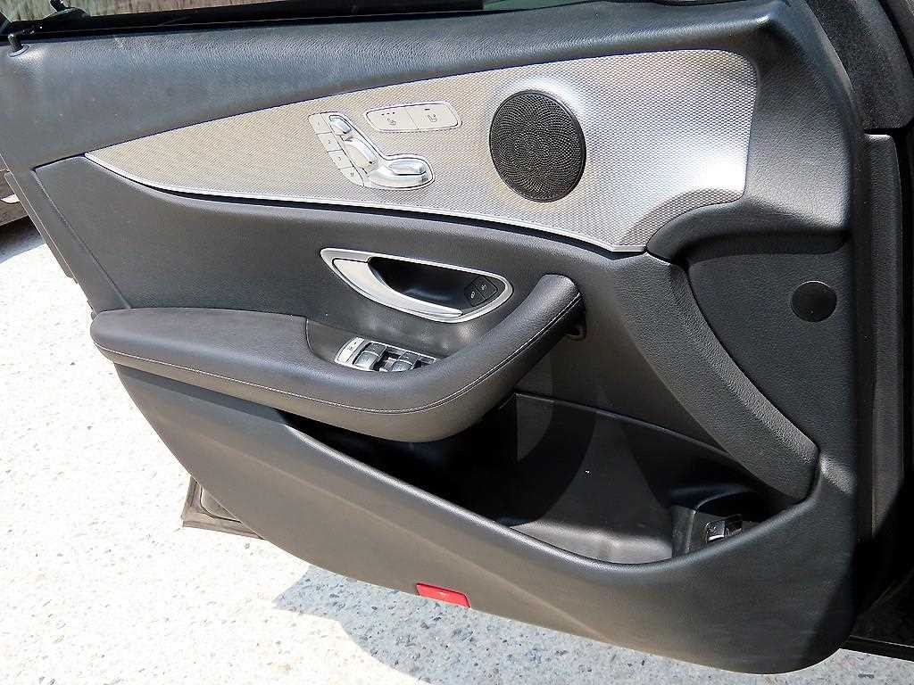 벤츠 E 클래스 E-클래스 W213 E200 아방가르드 이미지 12
