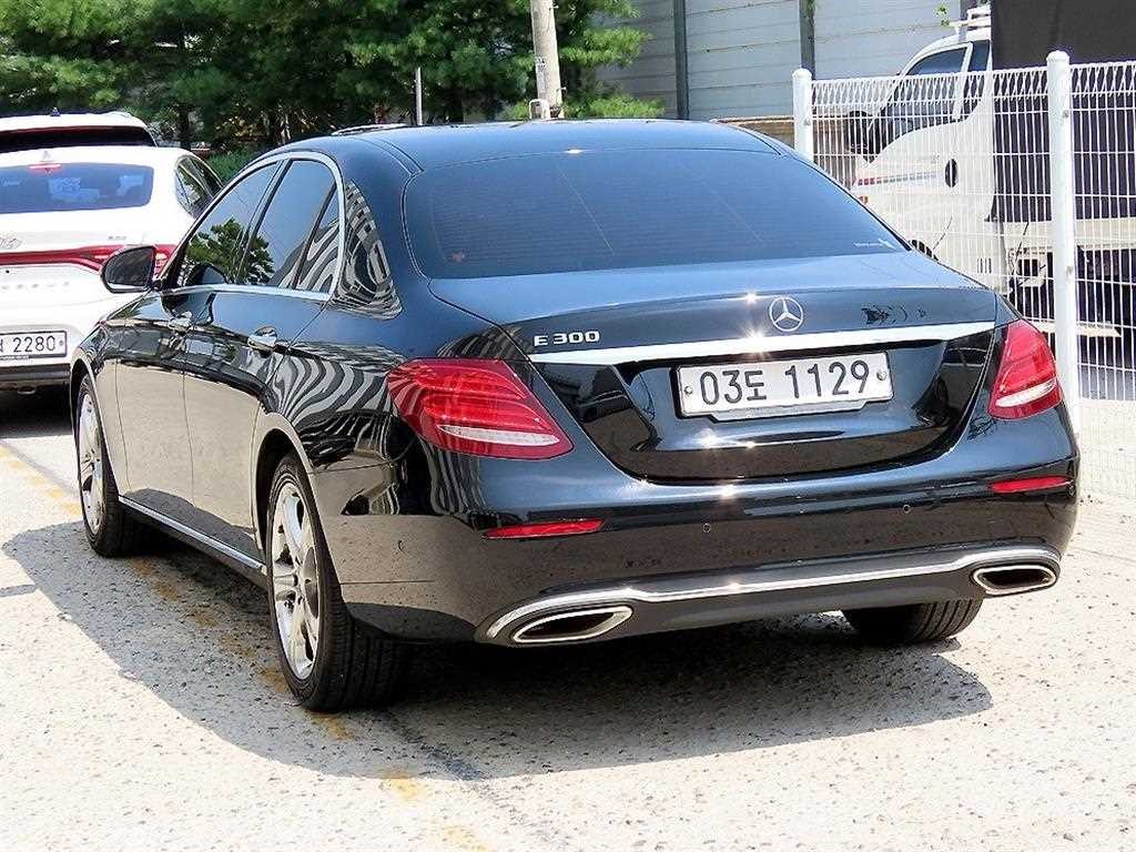 벤츠 E 클래스 E-클래스 W213 E200 아방가르드 이미지 3