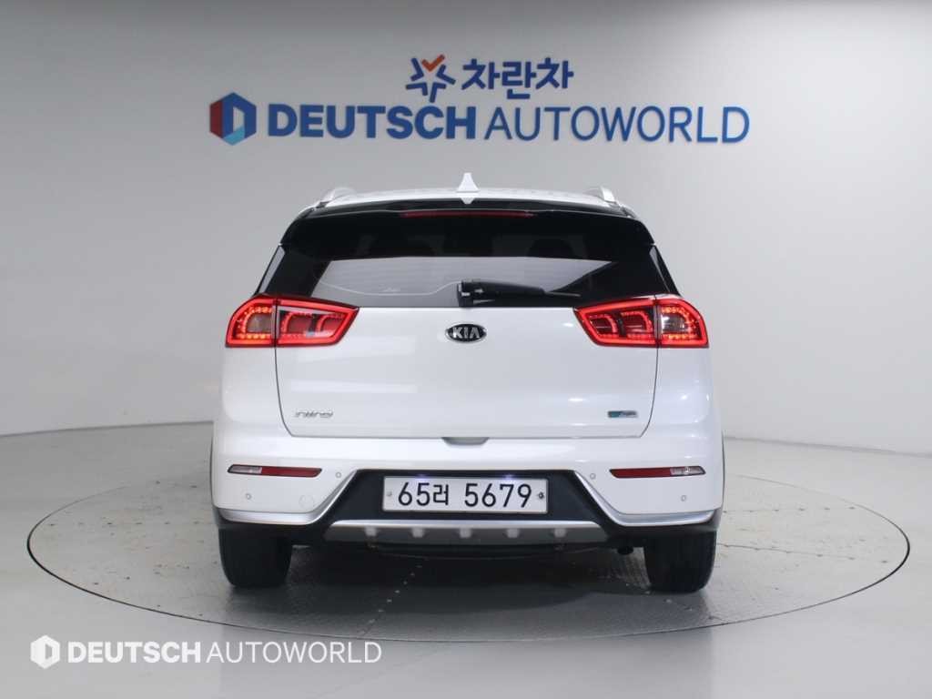 기아 니로 1.6 하이브리드 프레스티지 이미지 4