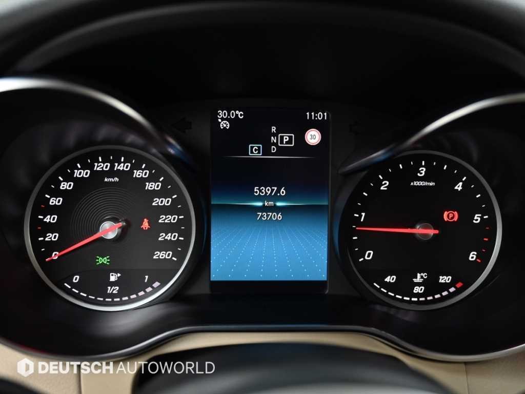벤츠 C 클래스 C클래스 W205 C220 d 4MATIC 아방가르드 이미지 8
