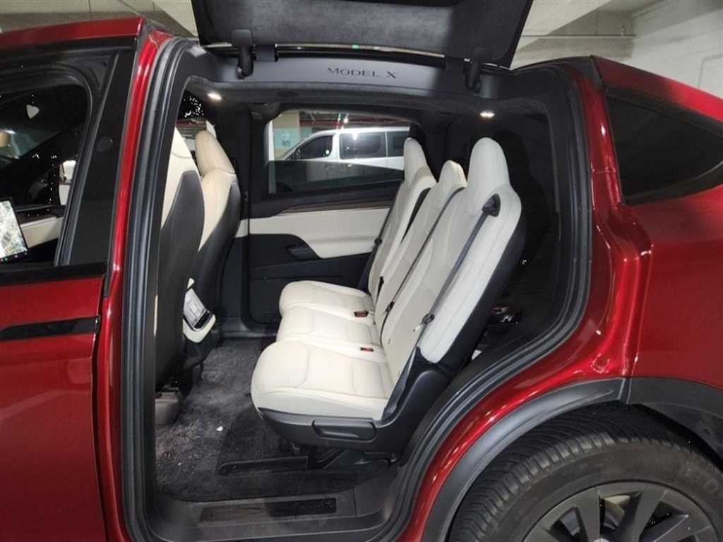 테슬라 모델 X AWD 이미지 8