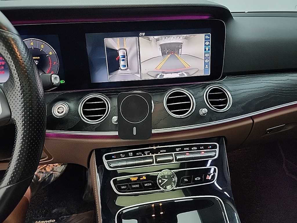 벤츠 E 클래스 E-클래스 W213 E300 4MATIC 아방가르드인텔리전트드라이브 이미지 10