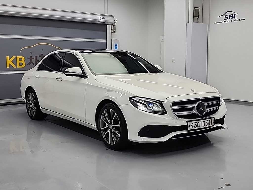 벤츠 E 클래스 E-클래스 W213 E300 4MATIC 아방가르드인텔리전트드라이브 이미지 4
