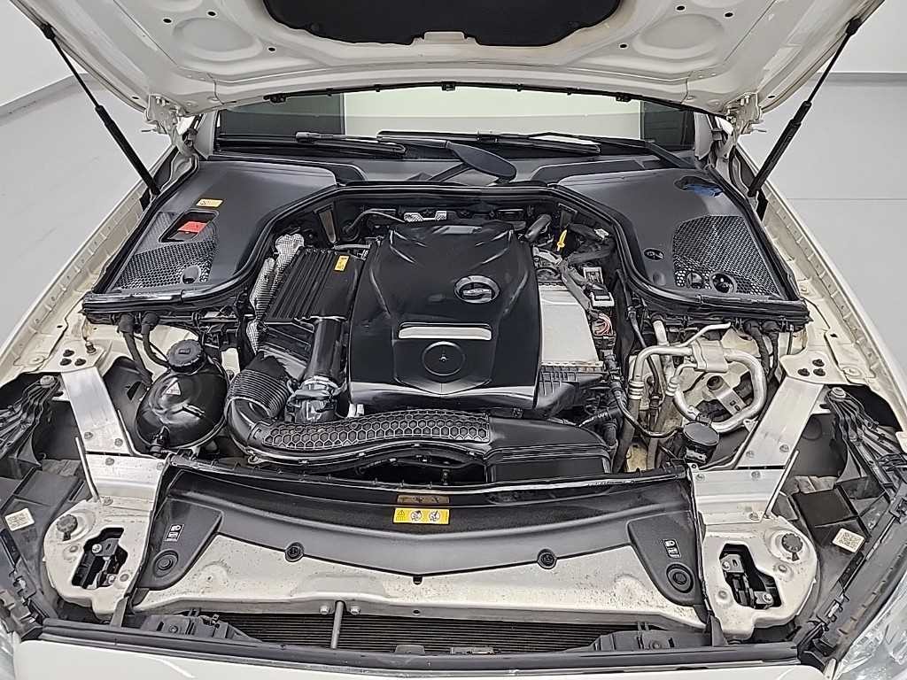벤츠 E 클래스 E-클래스 W213 E300 4MATIC 아방가르드인텔리전트드라이브 이미지 5