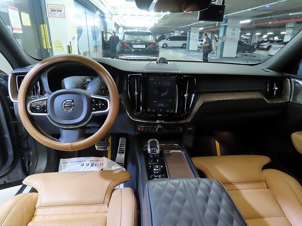 볼보 XC60 XC60(2세대) B5 AWD 인스크립션 이미지 10