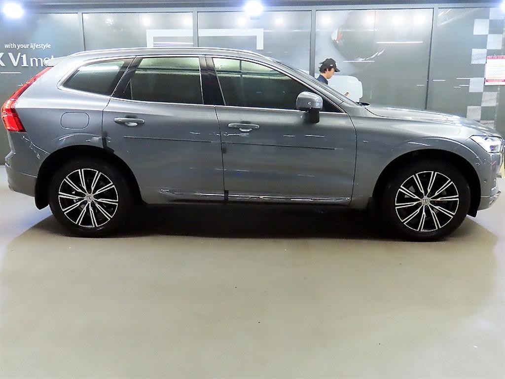 볼보 XC60 XC60(2세대) B5 AWD 인스크립션 이미지 3
