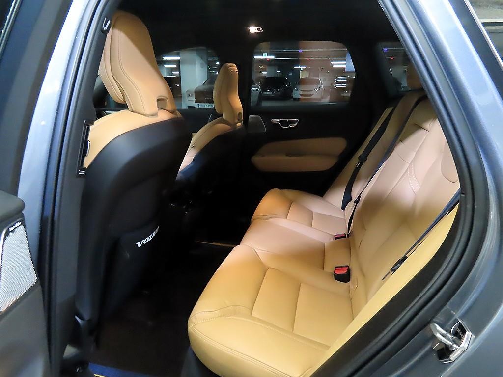 볼보 XC60 XC60(2세대) B5 AWD 인스크립션 이미지 7