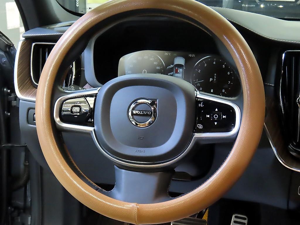 볼보 XC60 XC60(2세대) B5 AWD 인스크립션 이미지 8
