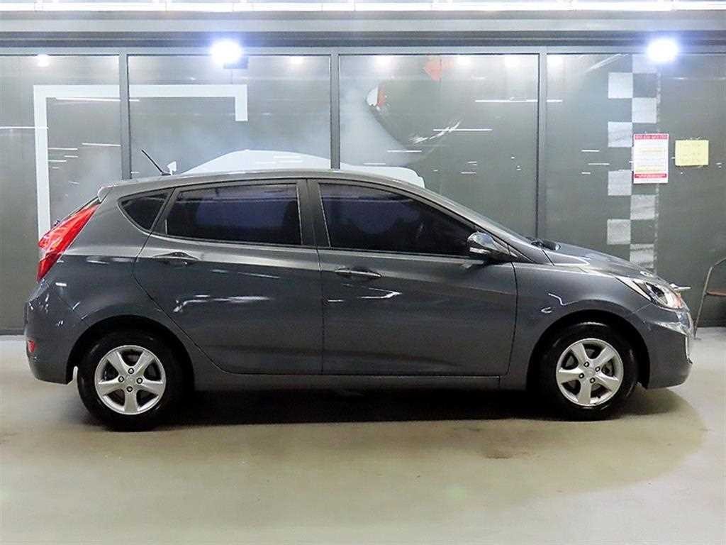 현대 엑센트 엑센트신형 위트 1.4VVT 프리미어 이미지 3