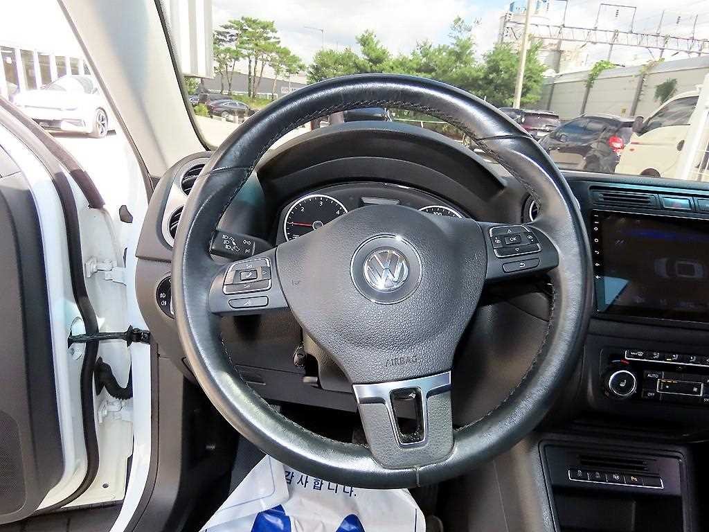 폭스바겐 티구안 뉴티구안 2.0 TDI 프리미엄 이미지 8