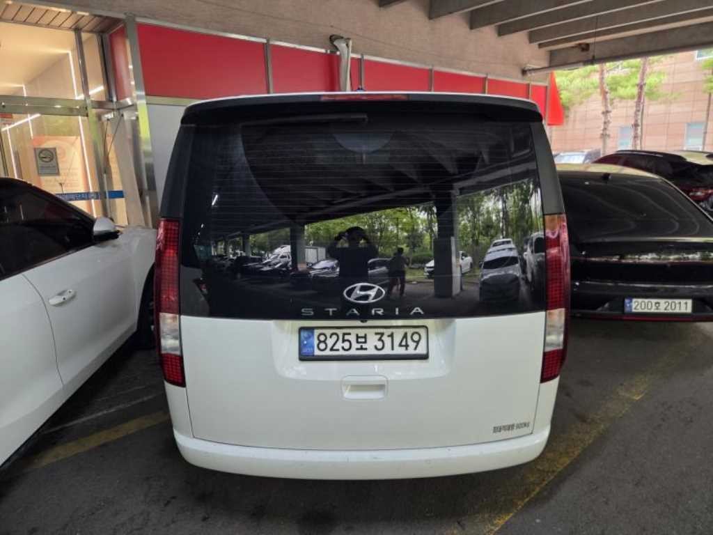 현대 스타리아 2WD 디젤 카고 모던 3인승 이미지 2