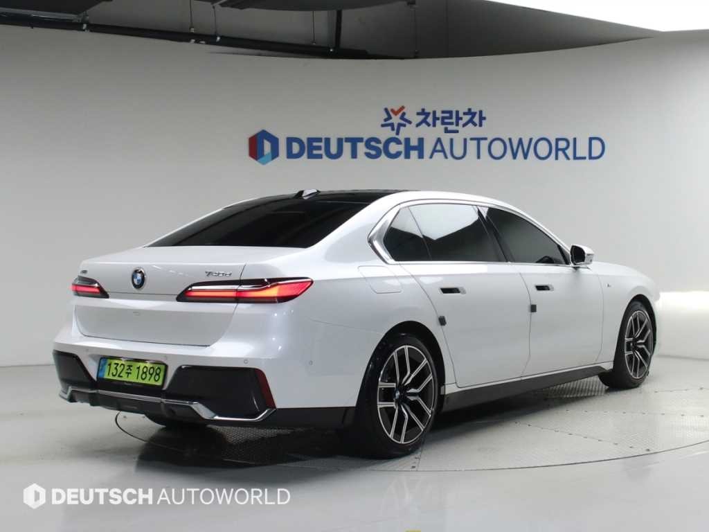 BMW 7시리즈 7시리즈 (G70) 740d xDrive M 스포츠 이미지 2