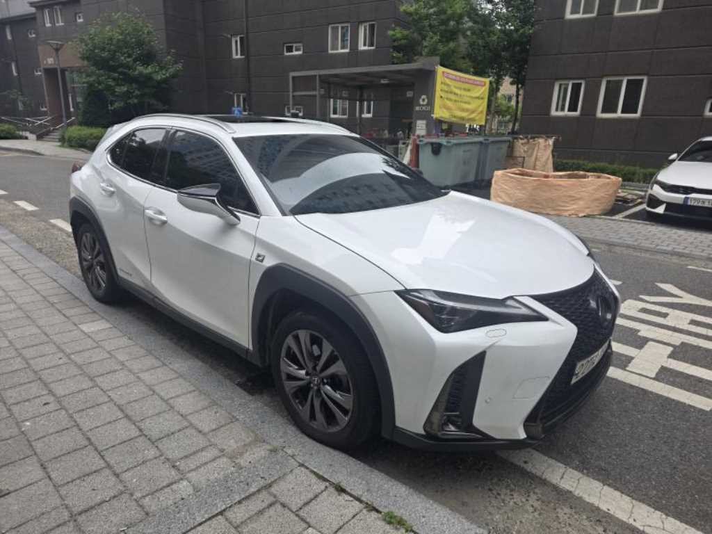 렉서스 UX UX 250h 2.0 F 스포츠 2WD 이미지 2