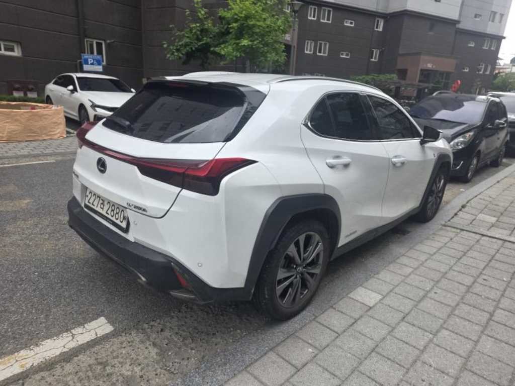렉서스 UX UX 250h 2.0 F 스포츠 2WD 이미지 4
