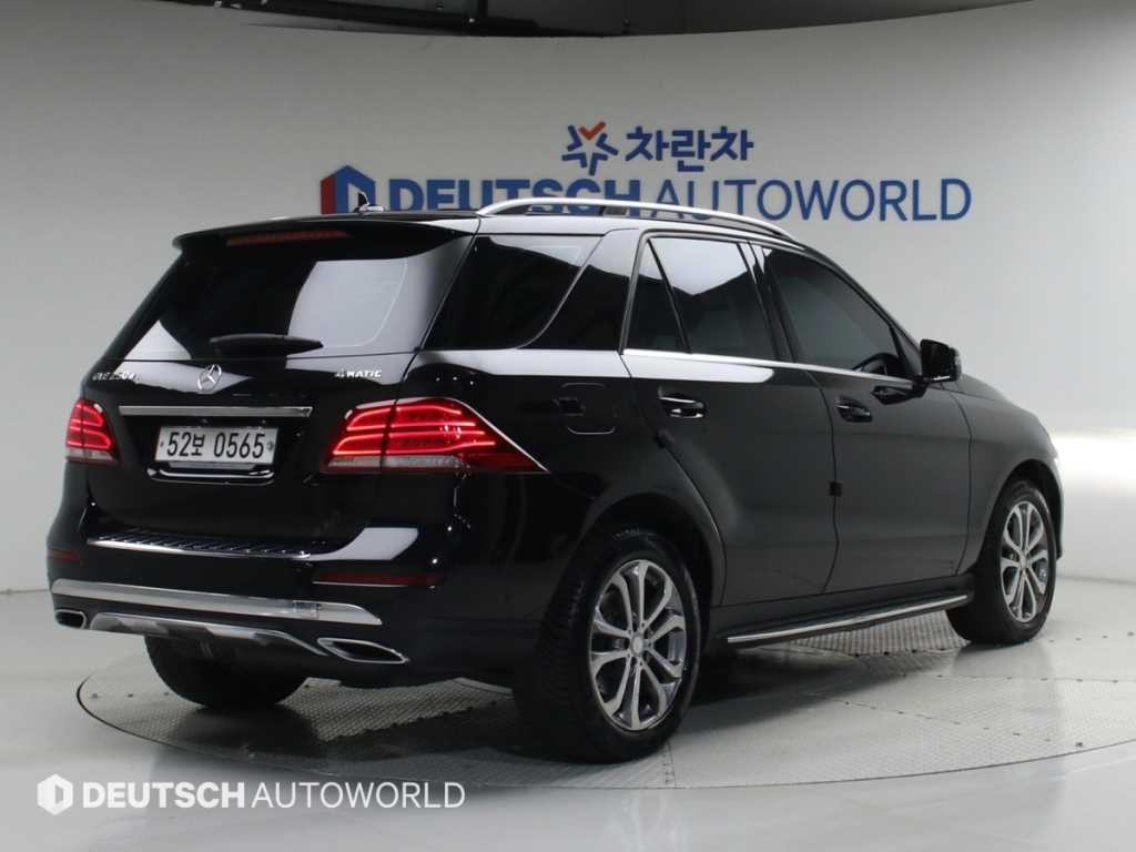 벤츠 GLE 클래스 GLE 클래스 W166 GLE 250 d 4MATIC 이미지 3