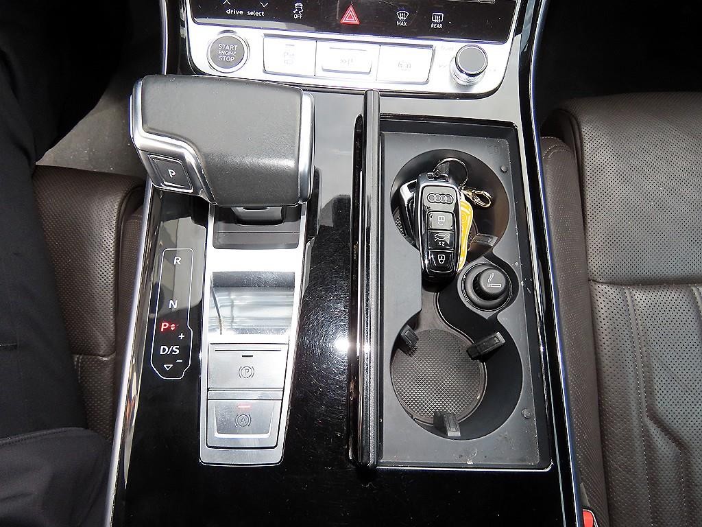 아우디 A8 A8 (D5) 60 TFSI 콰트로 LWB 이미지 10