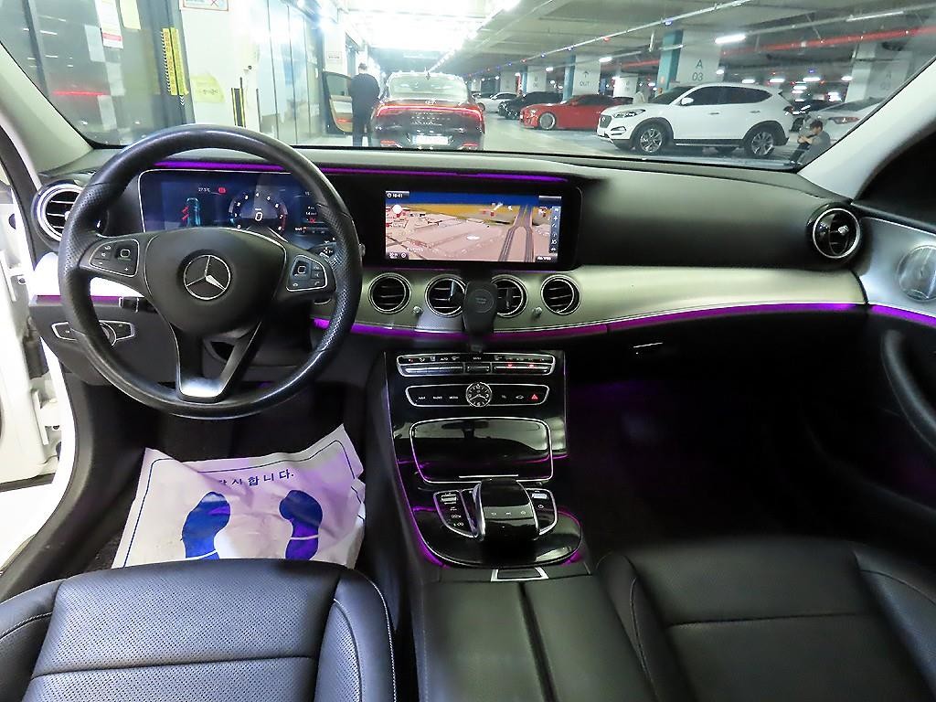 벤츠 E 클래스 E-클래스 W213 E300 아방가르드 이미지 10