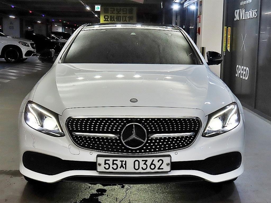 벤츠 E 클래스 E-클래스 W213 E300 아방가르드 이미지 2