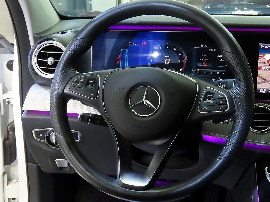 벤츠 E 클래스 E-클래스 W213 E300 아방가르드 이미지 8