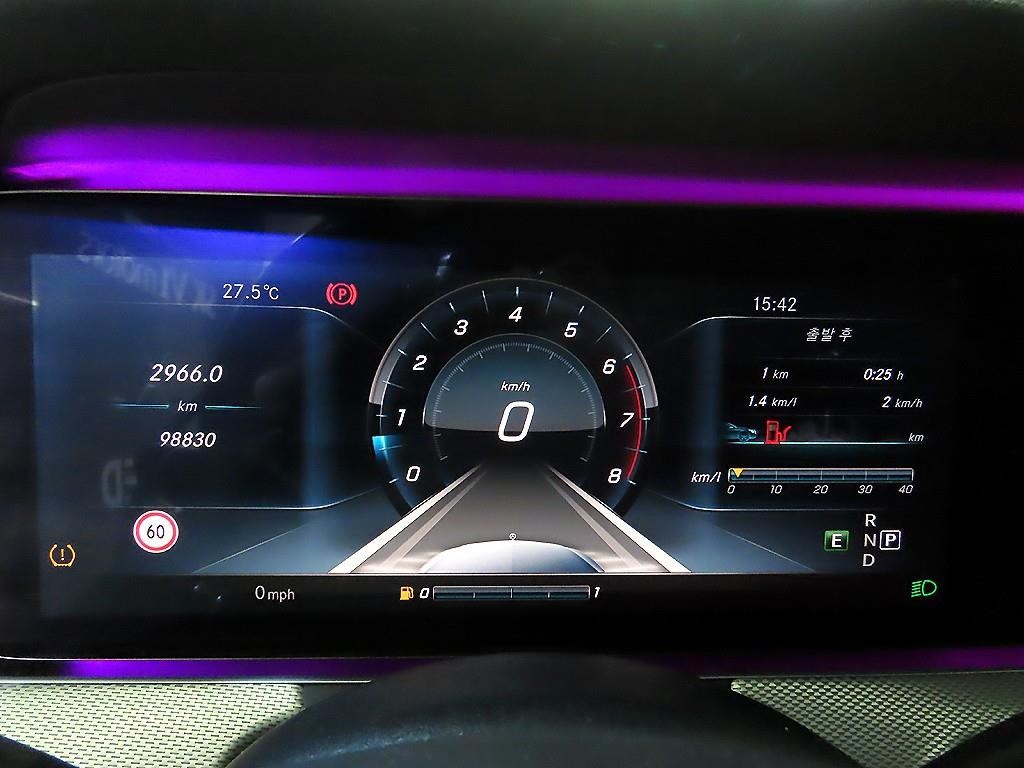 벤츠 E 클래스 E-클래스 W213 E300 아방가르드 이미지 9