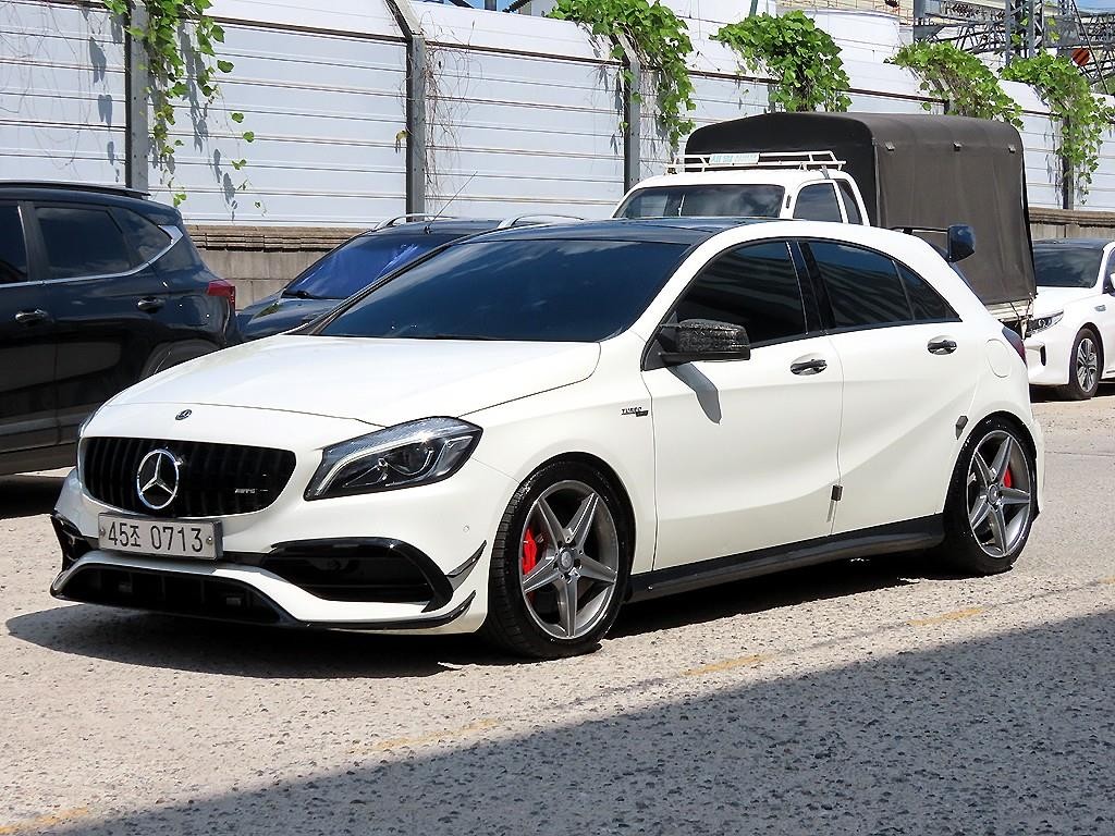 벤츠 A 클래스 A클래스 W176 A45 AMG 4MATIC 이미지 2