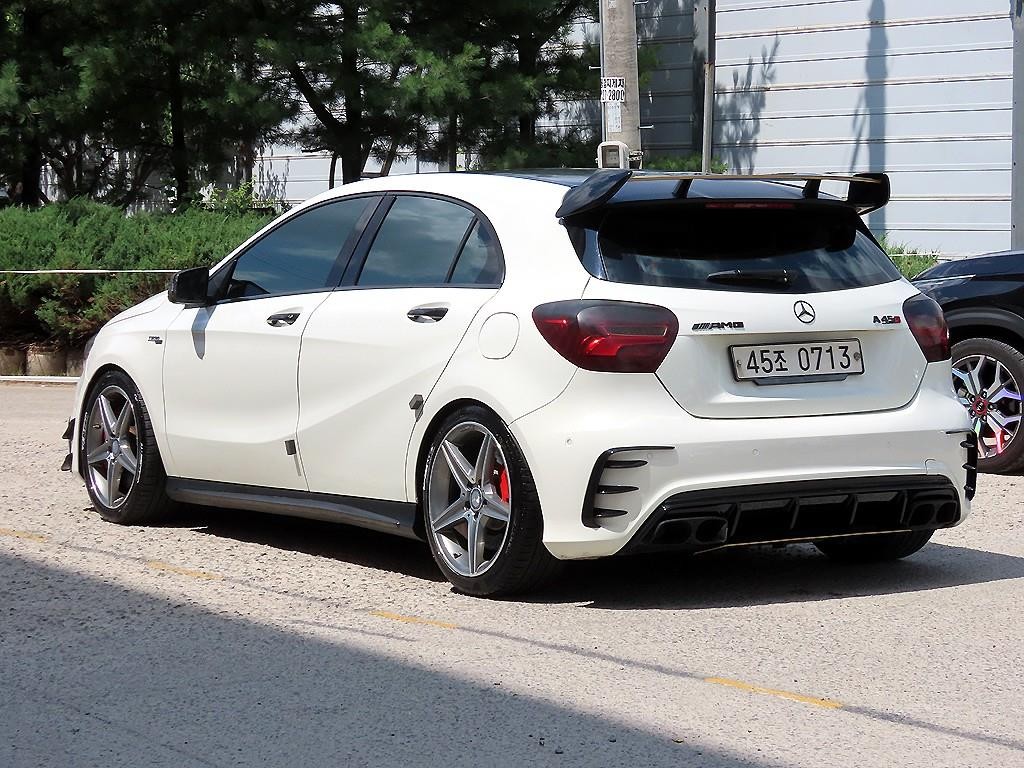 벤츠 A 클래스 A클래스 W176 A45 AMG 4MATIC 이미지 3