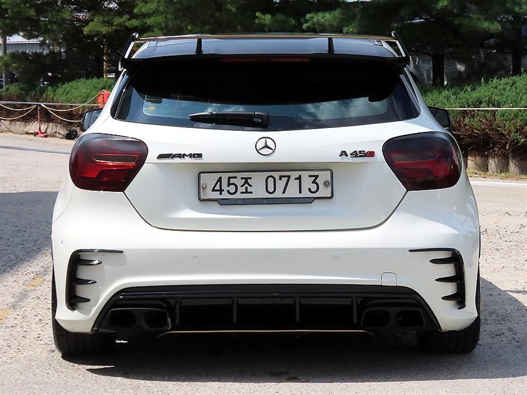 벤츠 A 클래스 A클래스 W176 A45 AMG 4MATIC 이미지 4