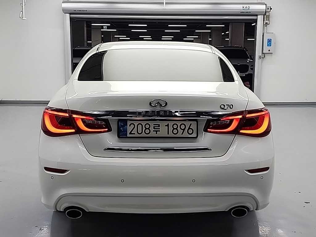 인피니티 Q Q70 3.7스타일 이미지 3