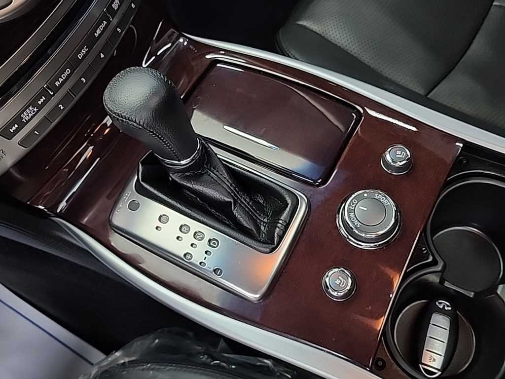 인피니티 Q Q70 3.7스타일 이미지 8