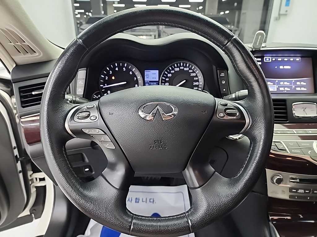 인피니티 Q Q70 3.7스타일 이미지 9