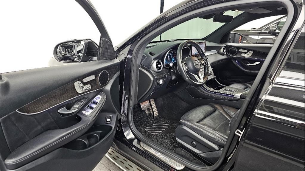 벤츠 GLC 클래스 GLC클래스 X253 GLC 300 4MATIC 쿠페 이미지 9
