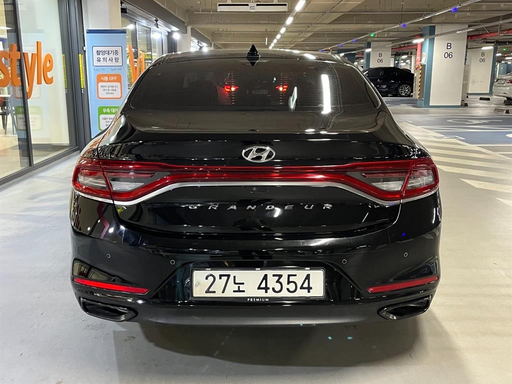 현대 그랜저 그랜저 IG 2.2 VGT 프리미엄 스페셜 이미지 5