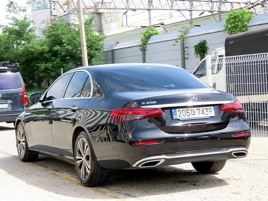 벤츠 E 클래스 E-클래스 W213 E250 아방가르드 이미지 3