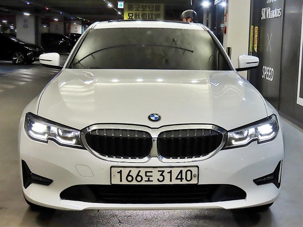 BMW 3시리즈 3시리즈 (G20) 320d xDrive 이미지 2