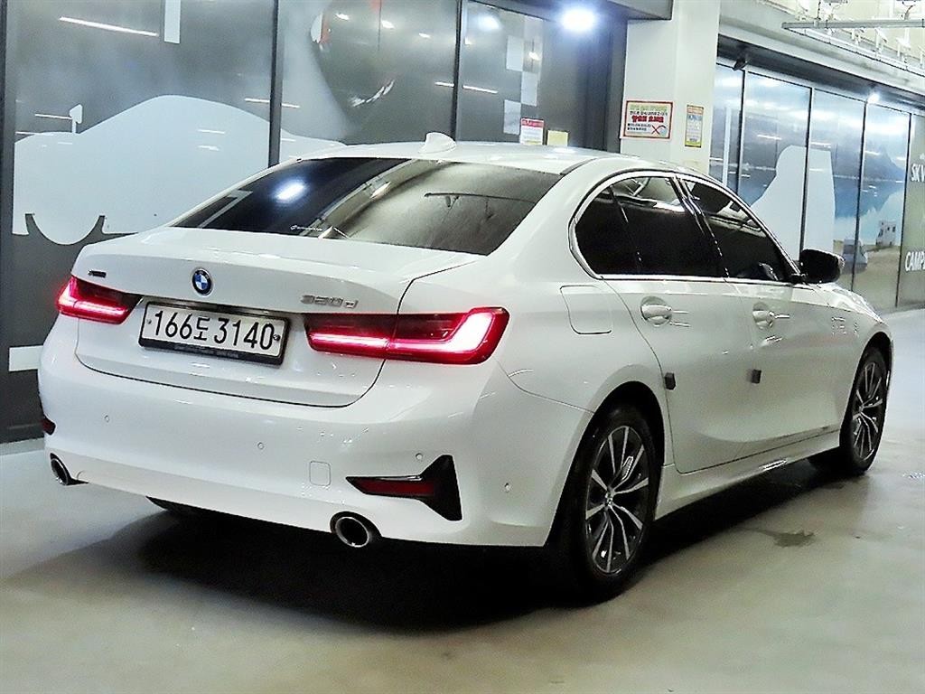 BMW 3시리즈 3시리즈 (G20) 320d xDrive 이미지 4