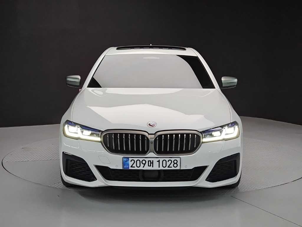 BMW 5시리즈 5시리즈 (G30) M550i xDrive 이미지 2
