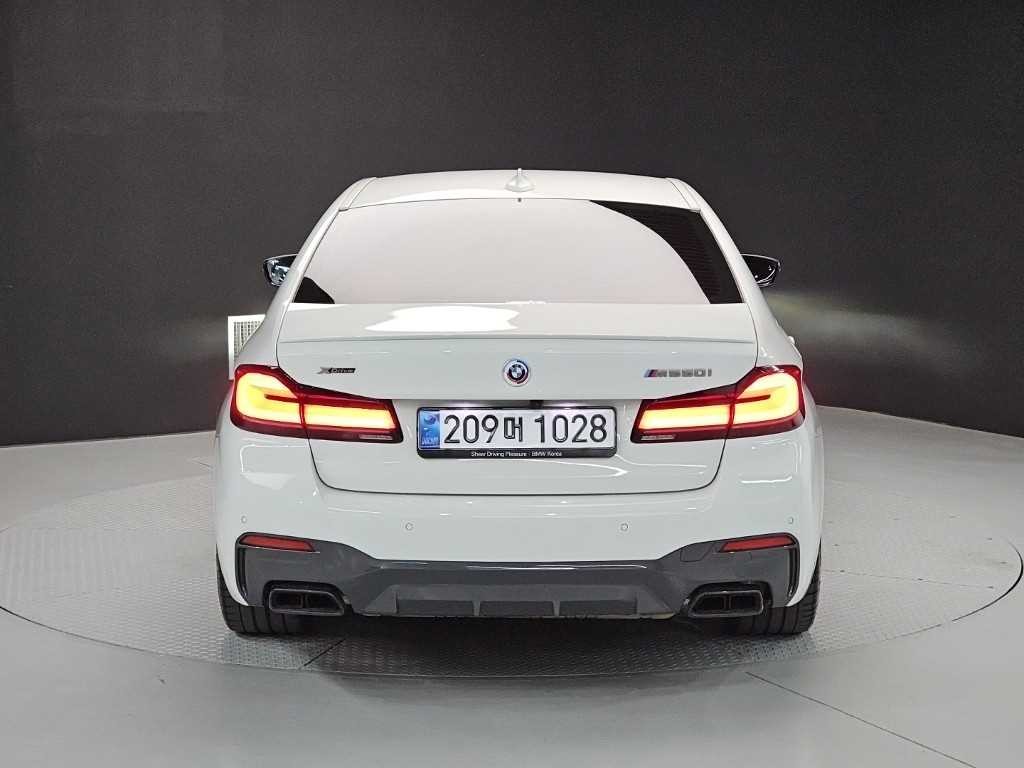 BMW 5시리즈 5시리즈 (G30) M550i xDrive 이미지 3