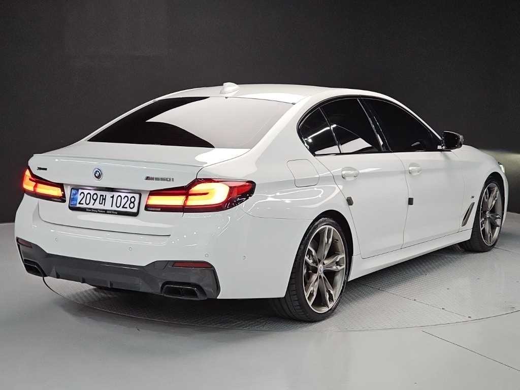 BMW 5시리즈 5시리즈 (G30) M550i xDrive 이미지 4