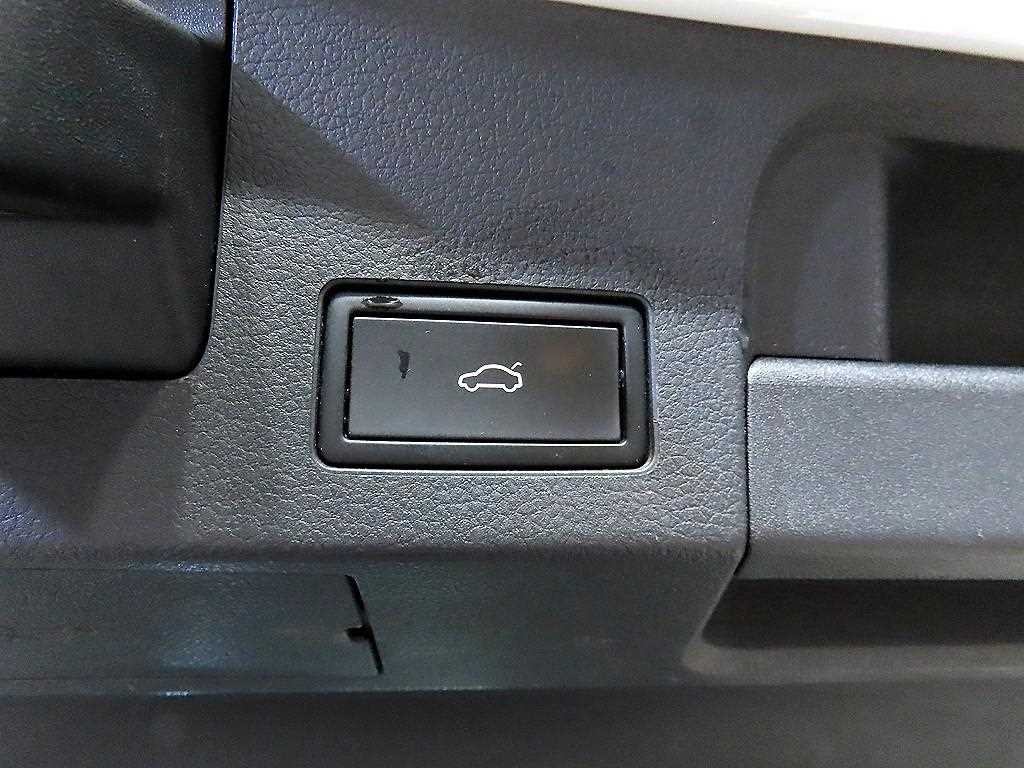 폭스바겐 아테온 2.0 TDI 프레스티지 이미지 15