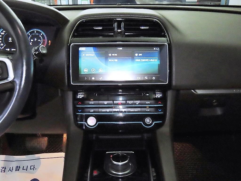 재규어 F-PACE 20d 프레스티지 이미지 11