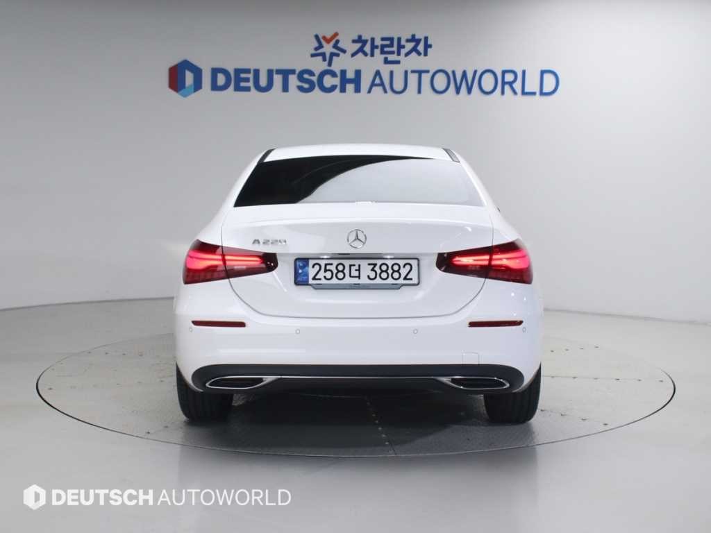 벤츠 A 클래스 A클래스 W177 A220 세단 이미지 4