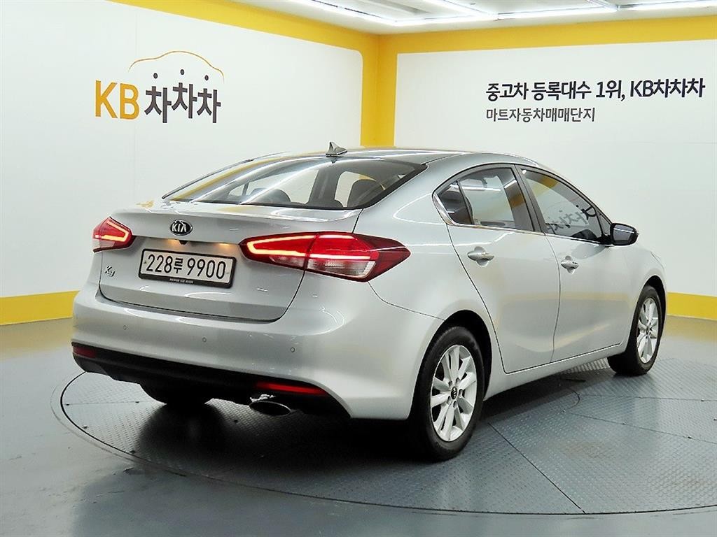 기아 K3 더뉴 K3 1.6 GDI 트렌디 스타일 이미지 4