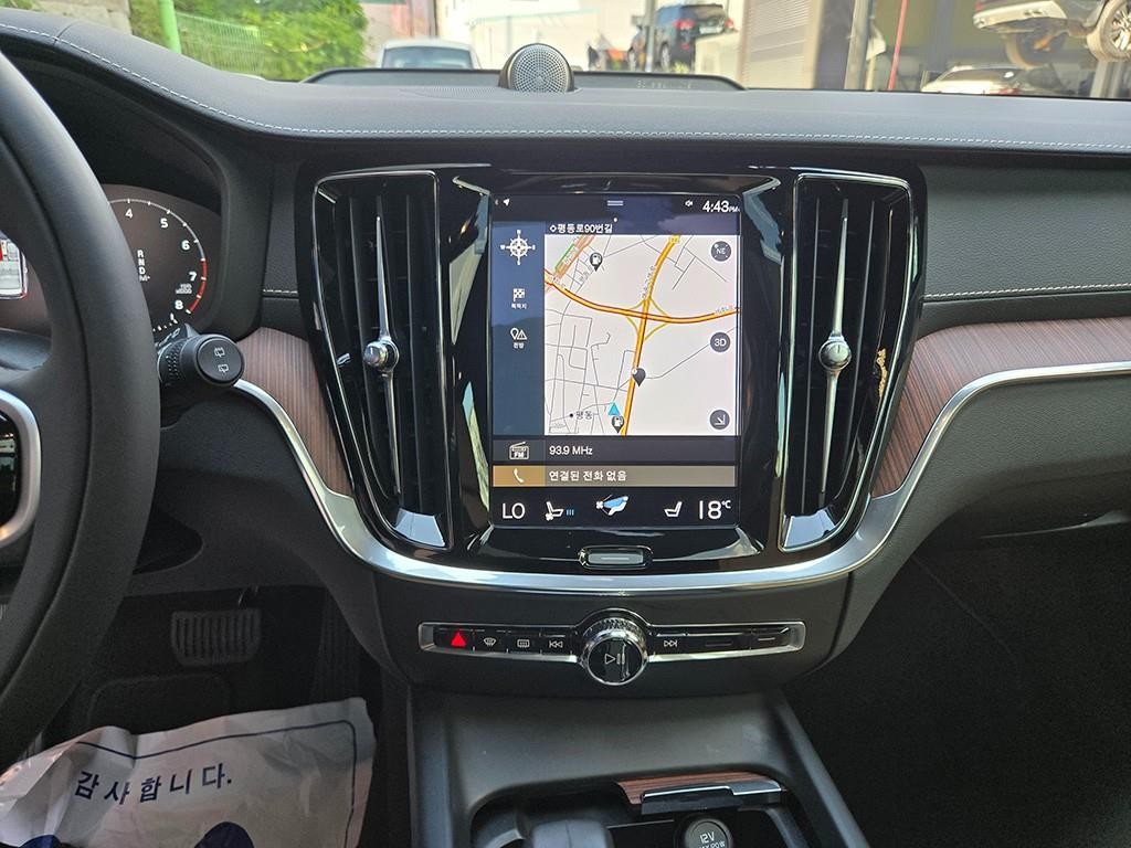 볼보 V60 V60 크로스 컨트리 2세대 2.0 B5 프로 AWD 이미지 10