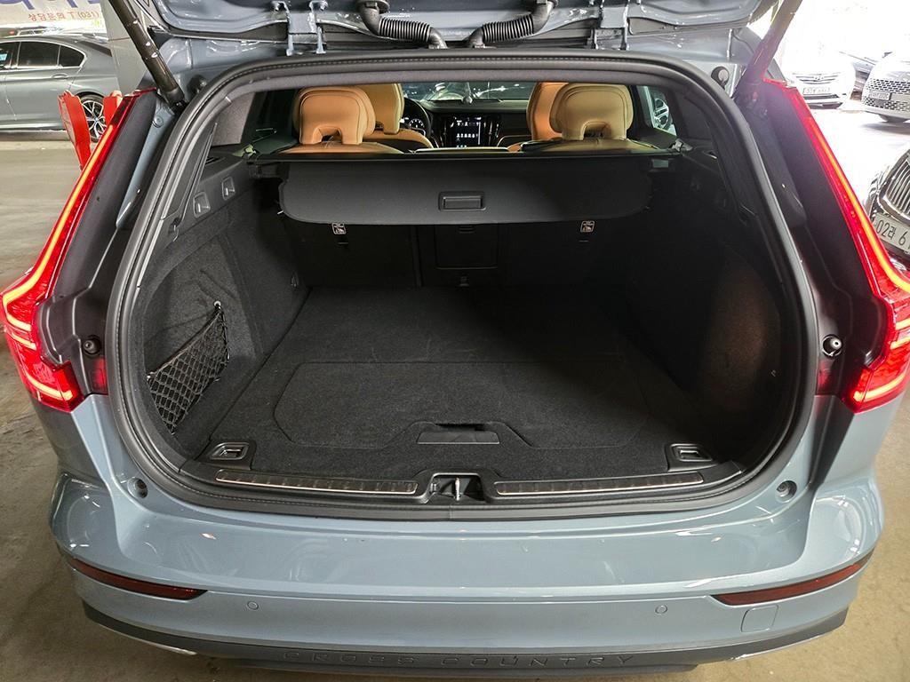 볼보 V60 V60 크로스 컨트리 2세대 2.0 B5 프로 AWD 이미지 17
