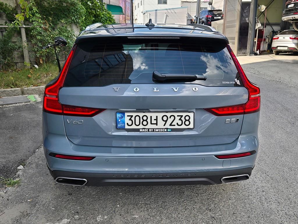 볼보 V60 V60 크로스 컨트리 2세대 2.0 B5 프로 AWD 이미지 4