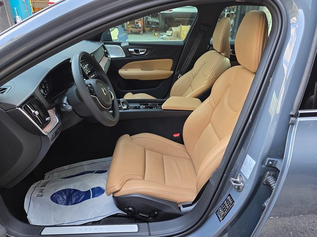볼보 V60 V60 크로스 컨트리 2세대 2.0 B5 프로 AWD 이미지 5