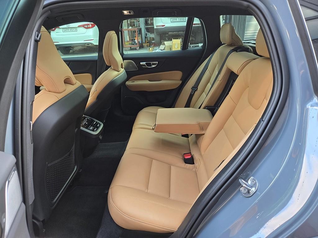 볼보 V60 V60 크로스 컨트리 2세대 2.0 B5 프로 AWD 이미지 6