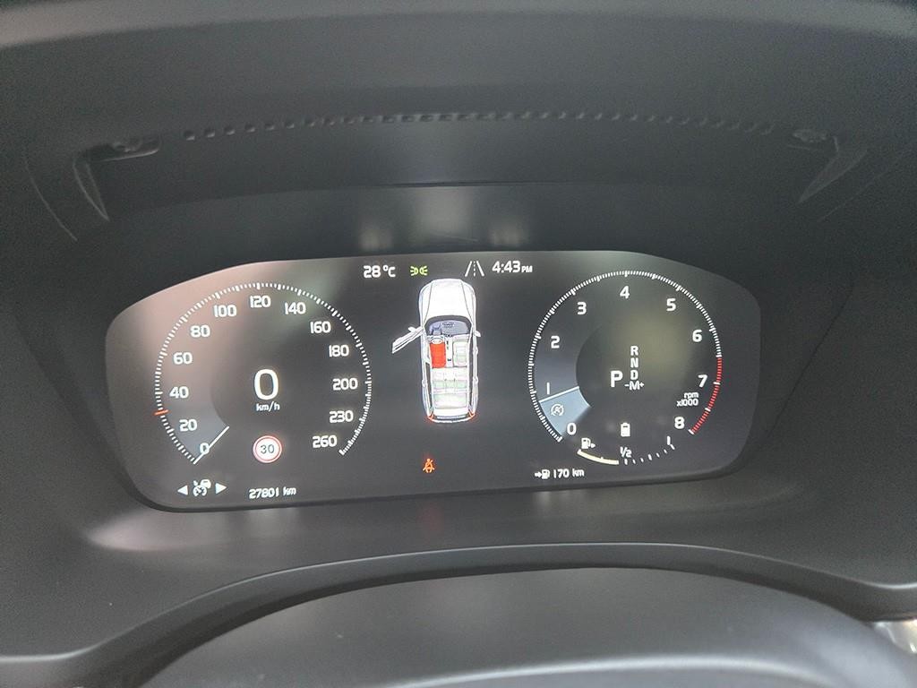 볼보 V60 V60 크로스 컨트리 2세대 2.0 B5 프로 AWD 이미지 8