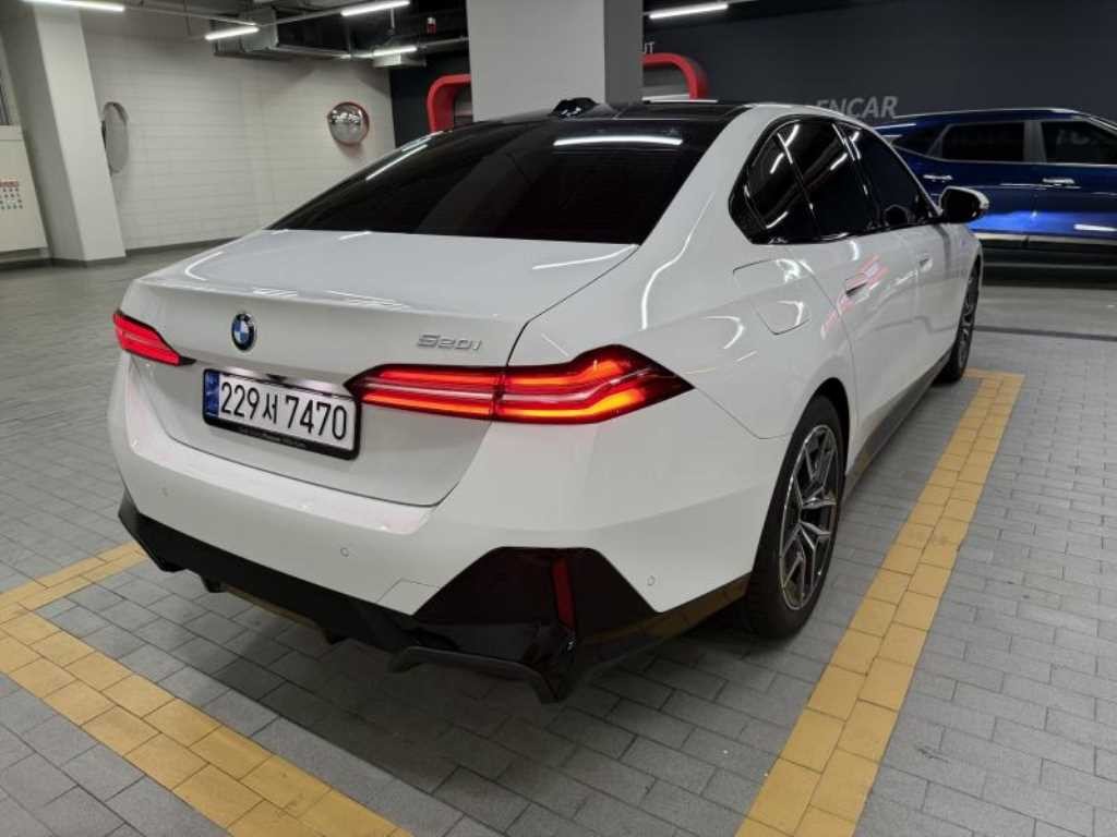 BMW 5시리즈 5시리즈 (G60) 520i M 스포츠 이미지 4